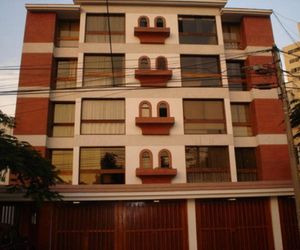 Departamento en Miraflores limite con Barranco Chacarilla Peru