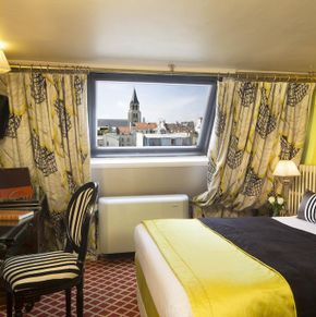 NearBy Hotel