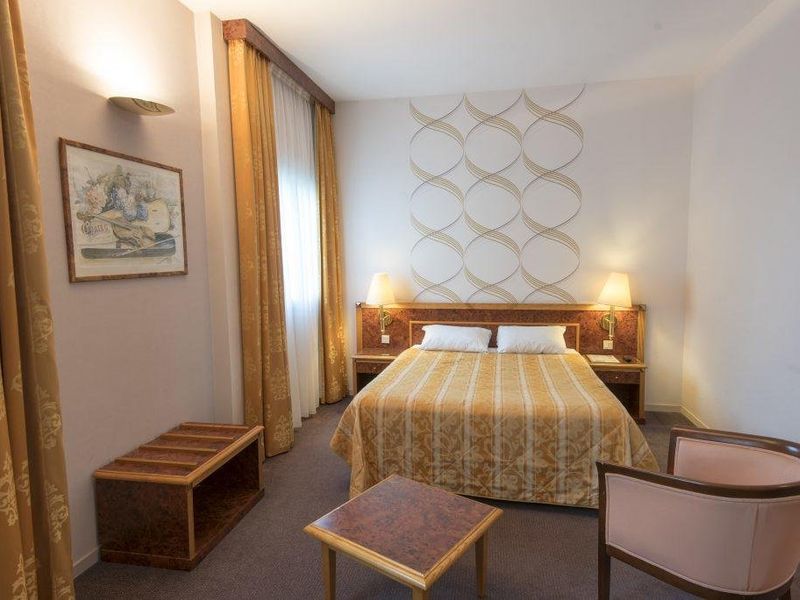Hotel Photo 6