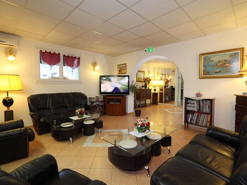 Hotel Photo 9