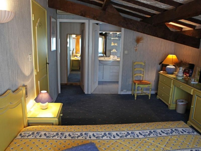 Hotel Photo 12