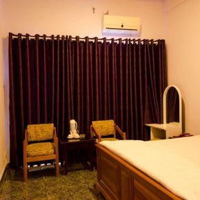 NearBy Hotel