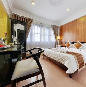 NearBy Hotel