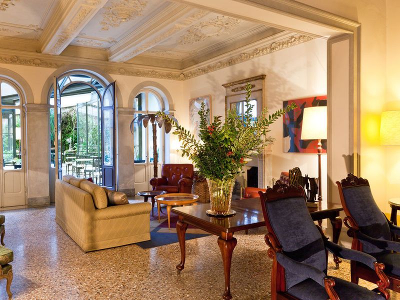 Hotel Photo 8