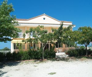 Angelicas Backpackers Hostel Sidari Greece
