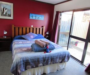Birdsong accommodation yha Hokitika New Zealand