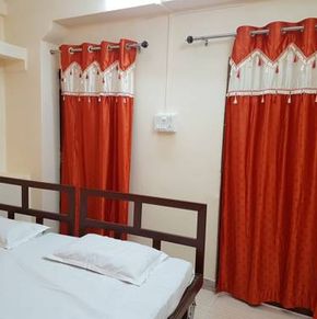 NearBy Hotel