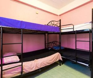Wild & Wandering Backpacker Hostel & Bar Haad Rin Thailand