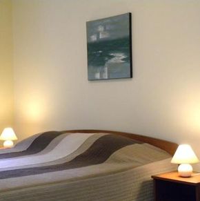 NearBy Hotel