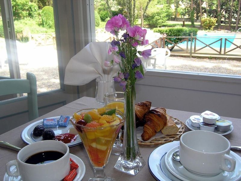 Hotel Photo 9