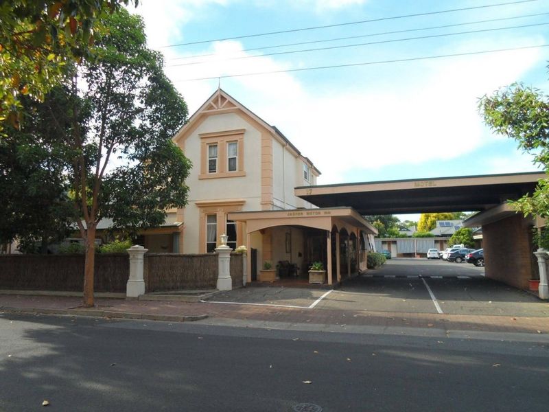 Hotel Photo 1