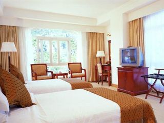 Фото отеля Shenzhou Business Hotel