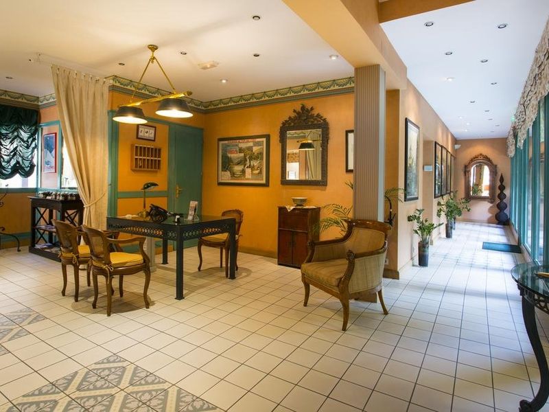Hotel Photo 8