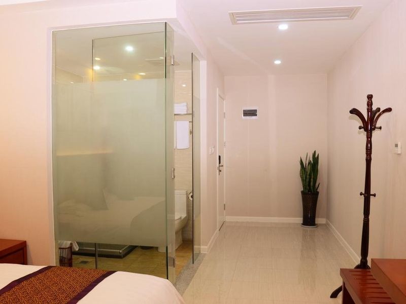 Hotel Photo 9