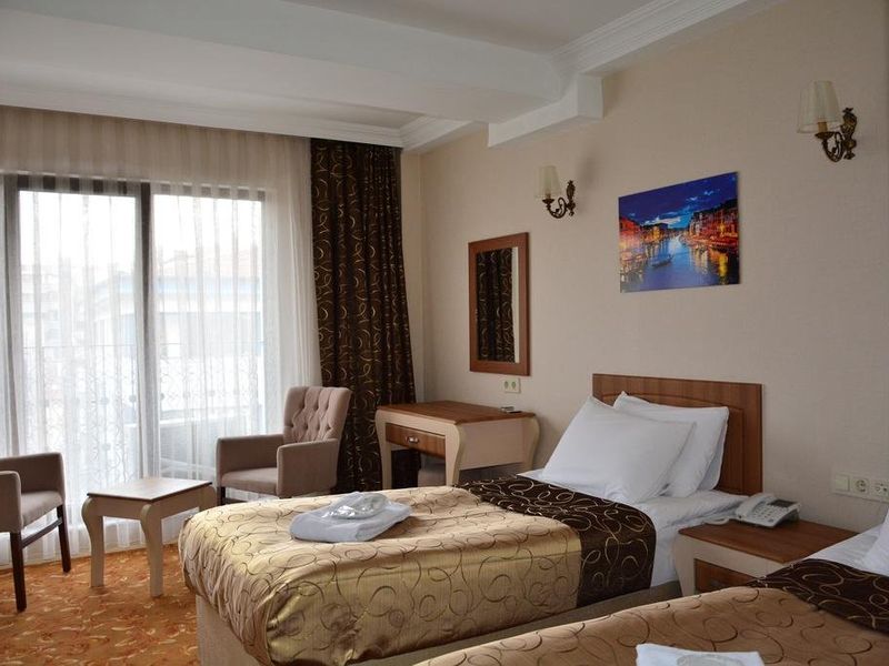 Hotel Photo 8