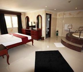 NearBy Hotel