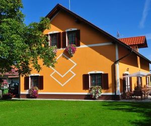 Apartments - Turistična kmetija Vrbnjak Spodnji Kamenscak Slovenia