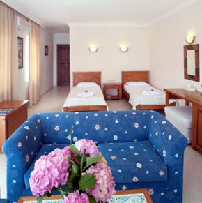 NearBy Hotel