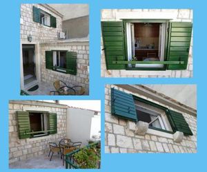 Apartments Mande and Kate Baska Voda Croatia