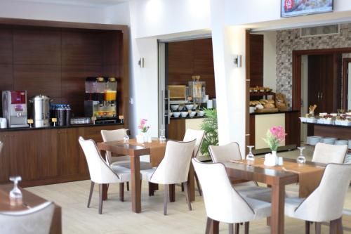 Hotel Photo 12