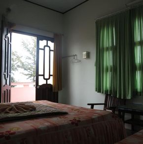 NearBy Hotel