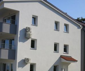 Apartment Milka 1 Njivice Croatia