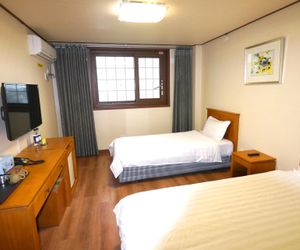 Raja Tourist Hotel Cheju-do Island South Korea