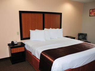 Hotel pic Paradise Inn & Suites