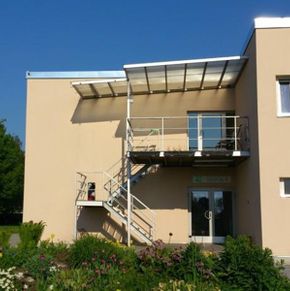 NearBy Hotel