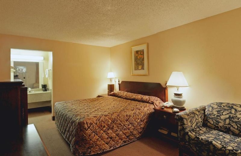 Red Roof Inn & Suites Bossier City