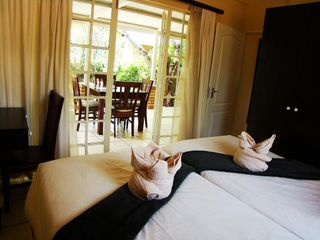 Фото отеля Chobe River Cottages