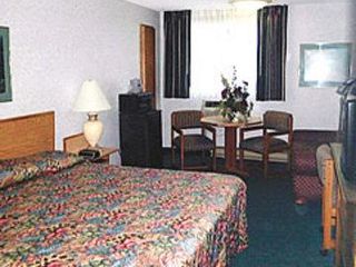 Hotel pic Comfort Inn & Suites Tigard near Washington Square