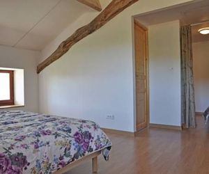Cozy farm stay in Aquitane with swimming pool St. Beauzeil France