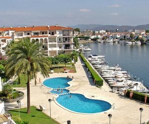 Three-Bedroom Apartment Apartment Empuriabrava Girona Empuriabrava Spain