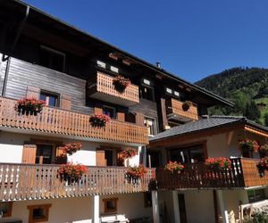 Two-Bedroom Apartment LEcho De La Corne 2 La Chapelle-dAbondance France