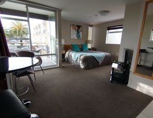 Sumner Bay Motel & Apartments Lyttelton New Zealand