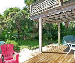 CRANBERRY COTTAGE BY VACATION RENTAL PROS Saint Augustine Beach United States