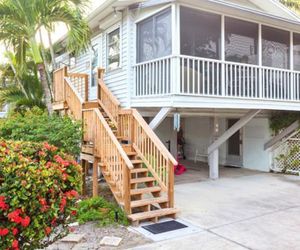 BAYVIEW COTTAGE BY VACATION RENTAL PROS Fort Myers Beach United States