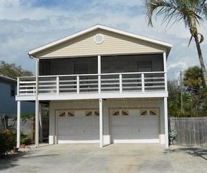 SEA BREEZE COTTAGE BY VACATION RENTAL PROS Fort Myers Beach United States