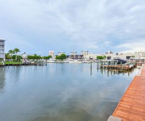 YACHT & RACQUET 221 BY VACATION RENTAL PROS Fort Myers Beach United States