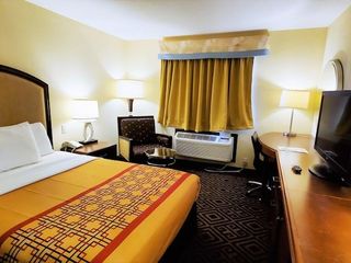 Фото отеля Travel Inn and Suites