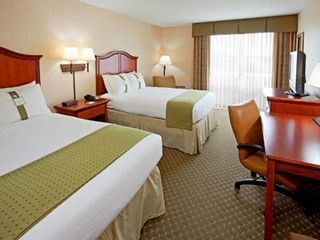Фото отеля Holiday Inn Bismarck, an IHG Hotel