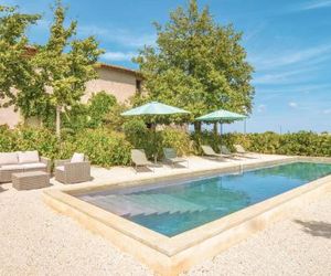 Holiday home St-Gilles 89 with Outdoor Swimmingpool Beauvoisin France