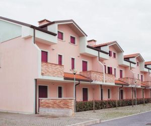 Apartment Rosolina Mare 87 with Outdoor Swimmingpool Rosapineta Italy