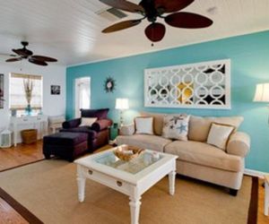 RedAwning Bay-Front Shoreline Terrace Anna Maria Island United States