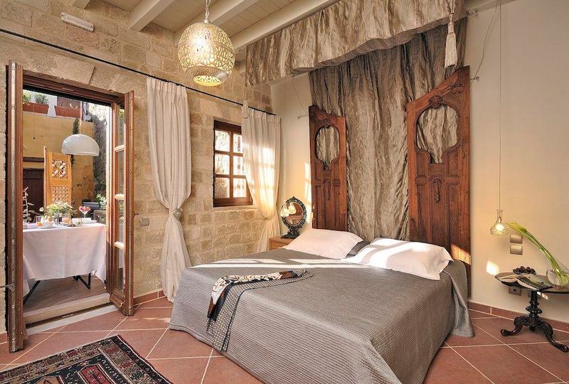 image of hotel Kókkini Porta Rossa