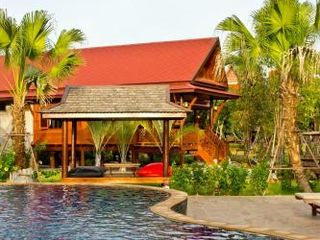 Фото отеля Bueng Bua Thong Resort