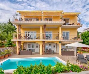 One-Bedroom Apartment Crikvenica near Sea 2 Dramalj Croatia