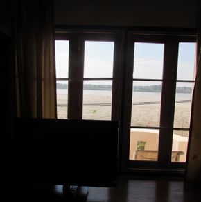NearBy Hotel