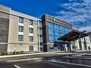 Hotel pic Holiday Inn Express & Suites Vaudreuil-Dorion, an IHG Hotel